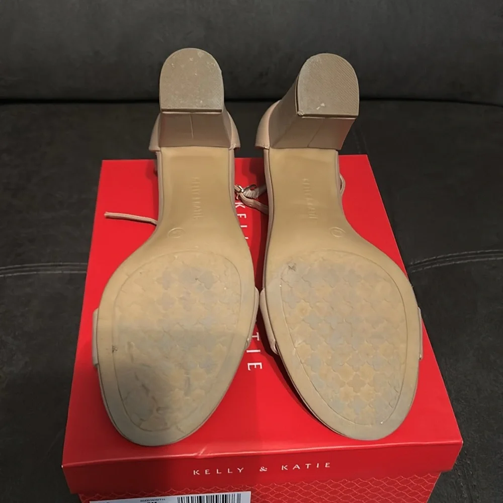 Kelly & Katie Hailee Heel 
Color: Taupe/Stone - Picture 6 of 6
